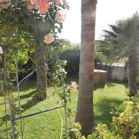Appartamento In Villa A 100 Metri Dal Mare Fontane Bianche Buitenkant foto