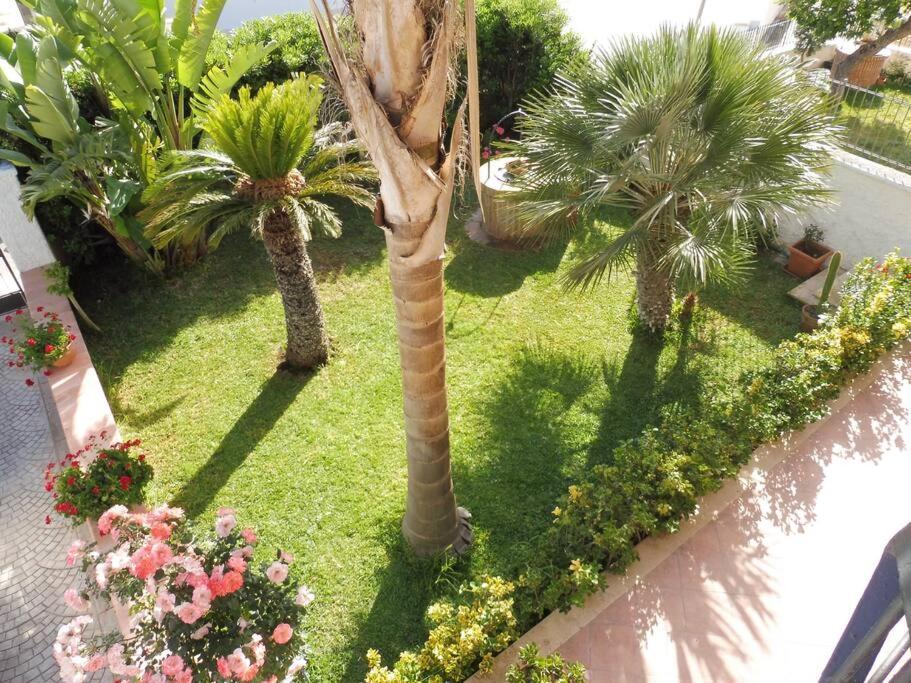 Appartamento In Villa A 100 Metri Dal Mare Fontane Bianche Buitenkant foto