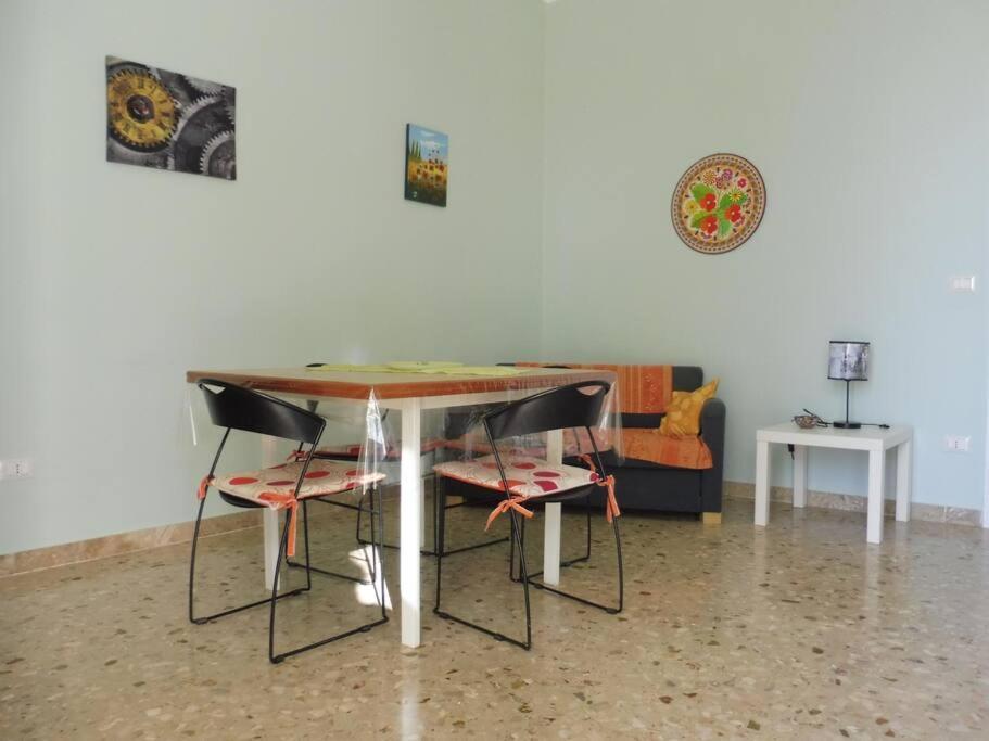 Appartamento In Villa A 100 Metri Dal Mare Fontane Bianche Buitenkant foto