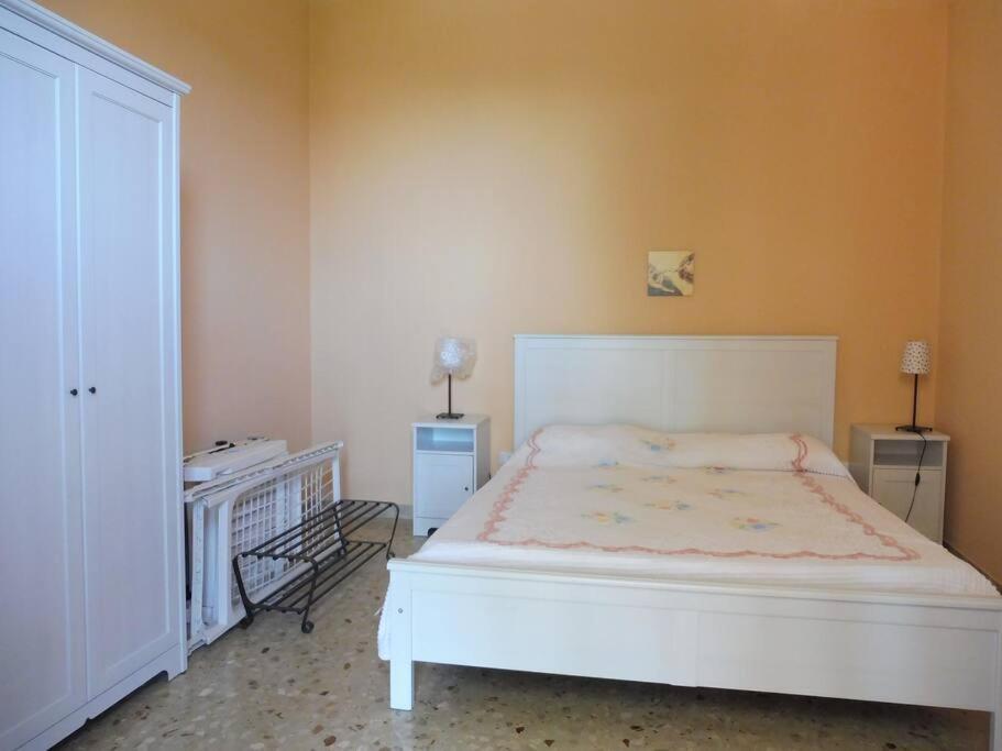 Appartamento In Villa A 100 Metri Dal Mare Fontane Bianche Buitenkant foto